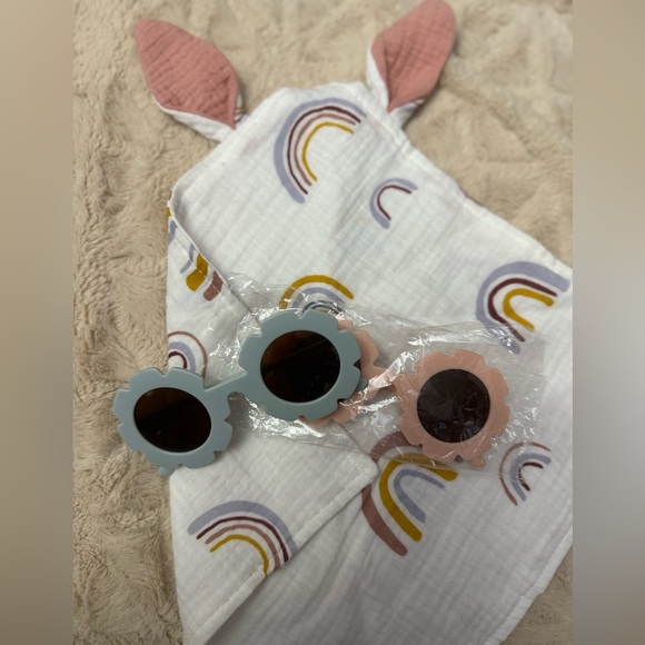 New Lovie and Sunglasses Bundle for Baby/Toddler Girls - Picture 2 of 2